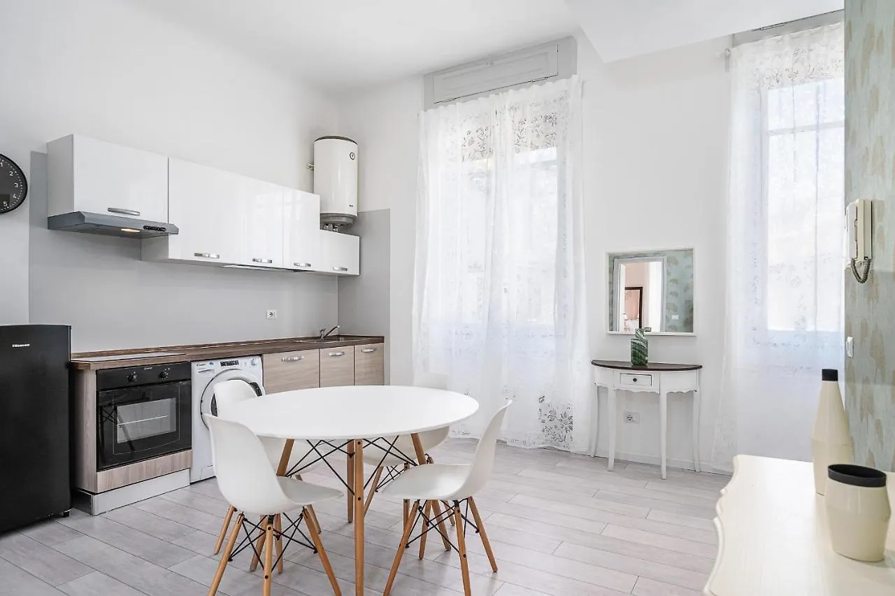 Hemeras Boutique Homes - 4 design homes in Milan center Appartement