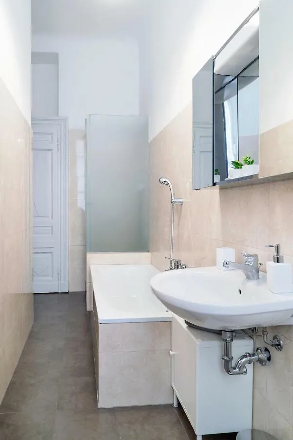 Hemeras Boutique Homes - 4 design homes in Milan center